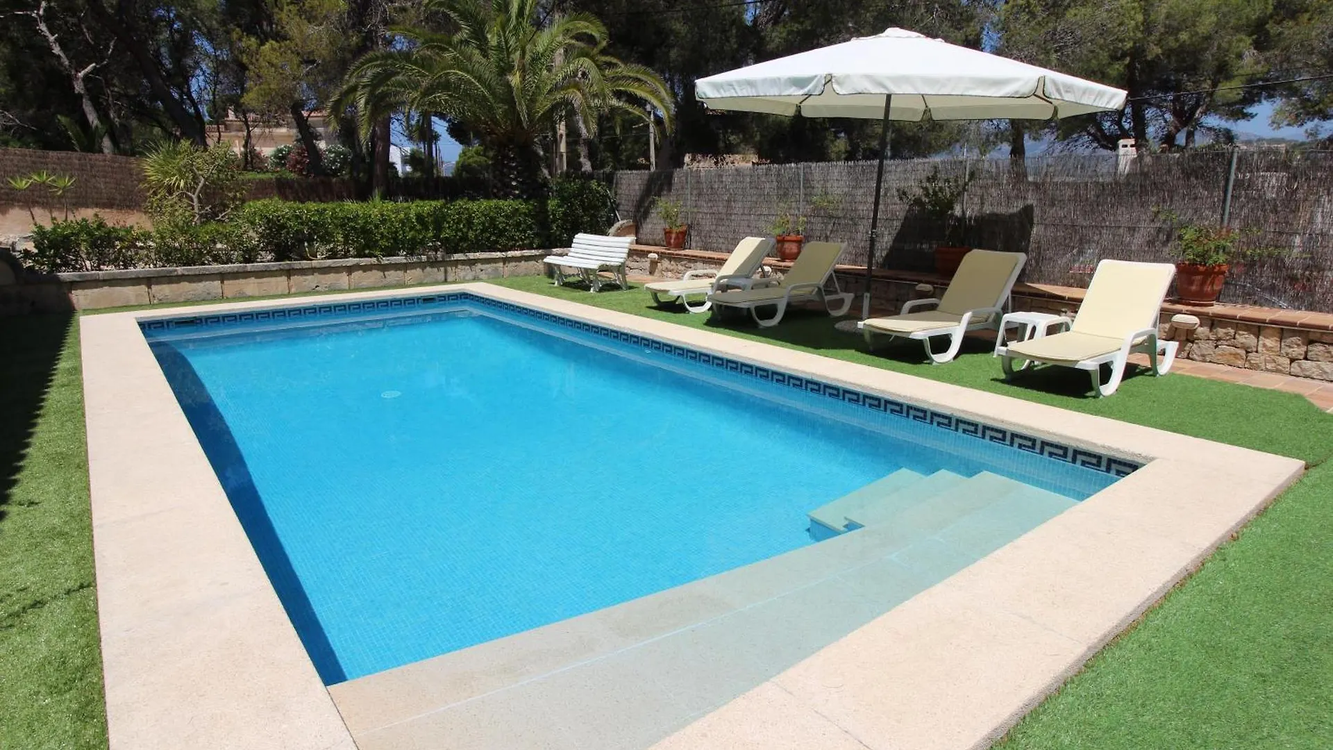 Swim And Barbecue Near The Sea location